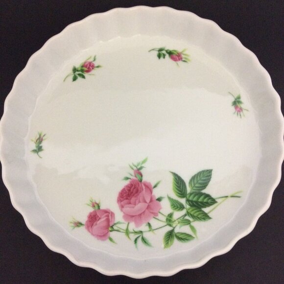 Pie Dish 9" Bakeware White Pink Roses Scalloped Edges Christine Holm - Picture 1 of 12
